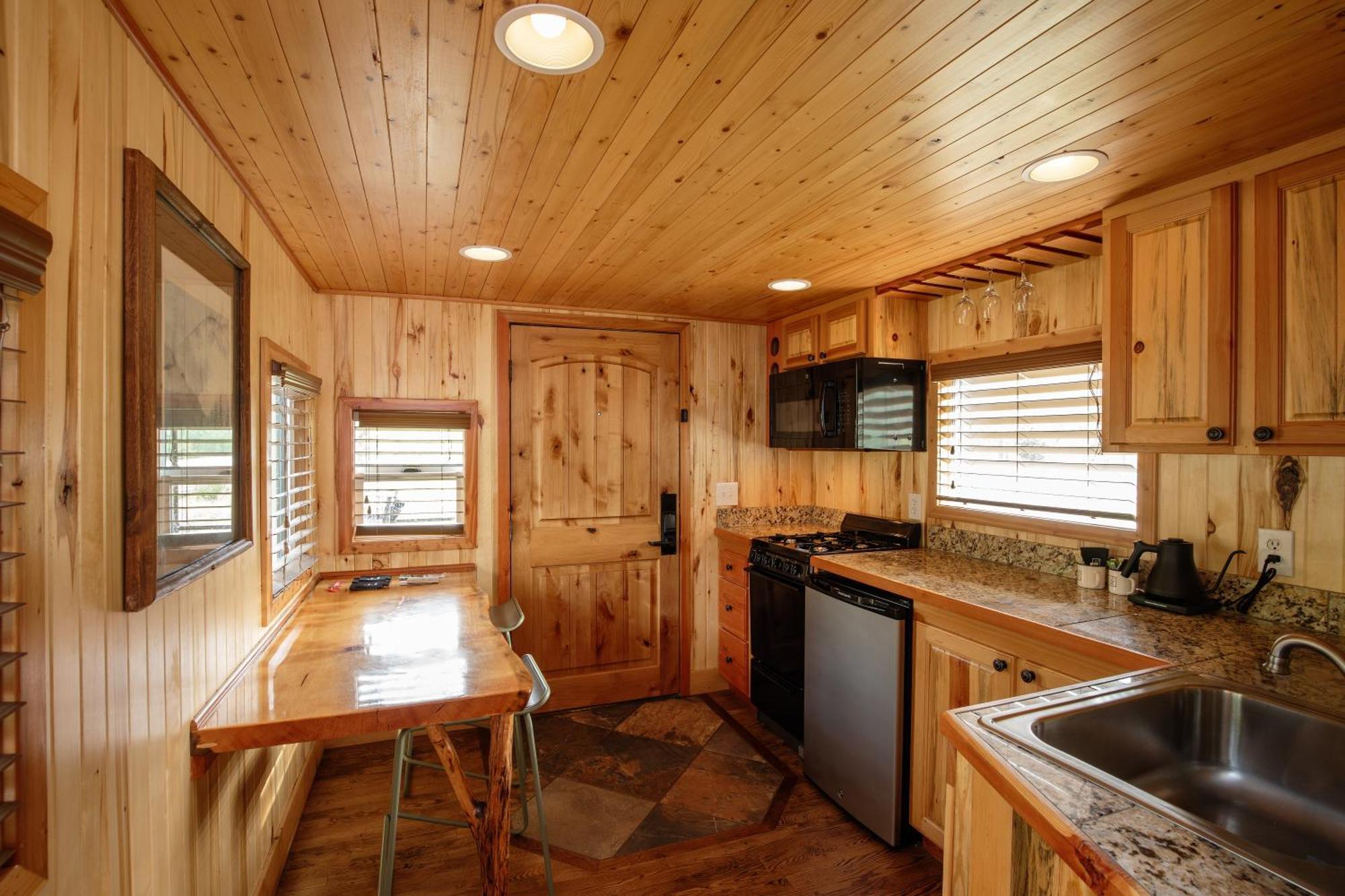 Loge Glacier National Park Essex Εξωτερικό φωτογραφία